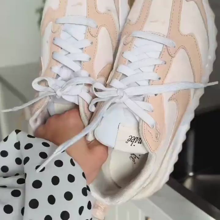 Video laden: Waschuh - Der Schuhwaschbeutel